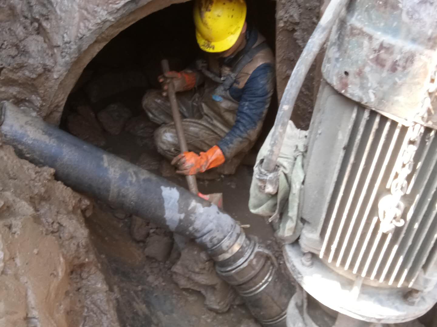 龙滚镇管道清淤