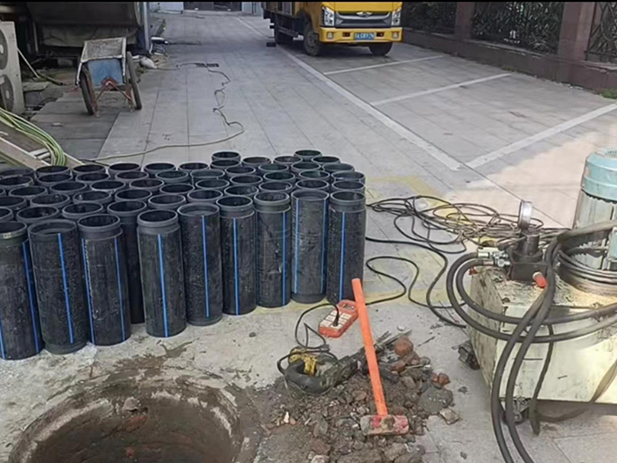 龙滚镇PE置换管厂家 DN315置换管 非开挖管短管置换